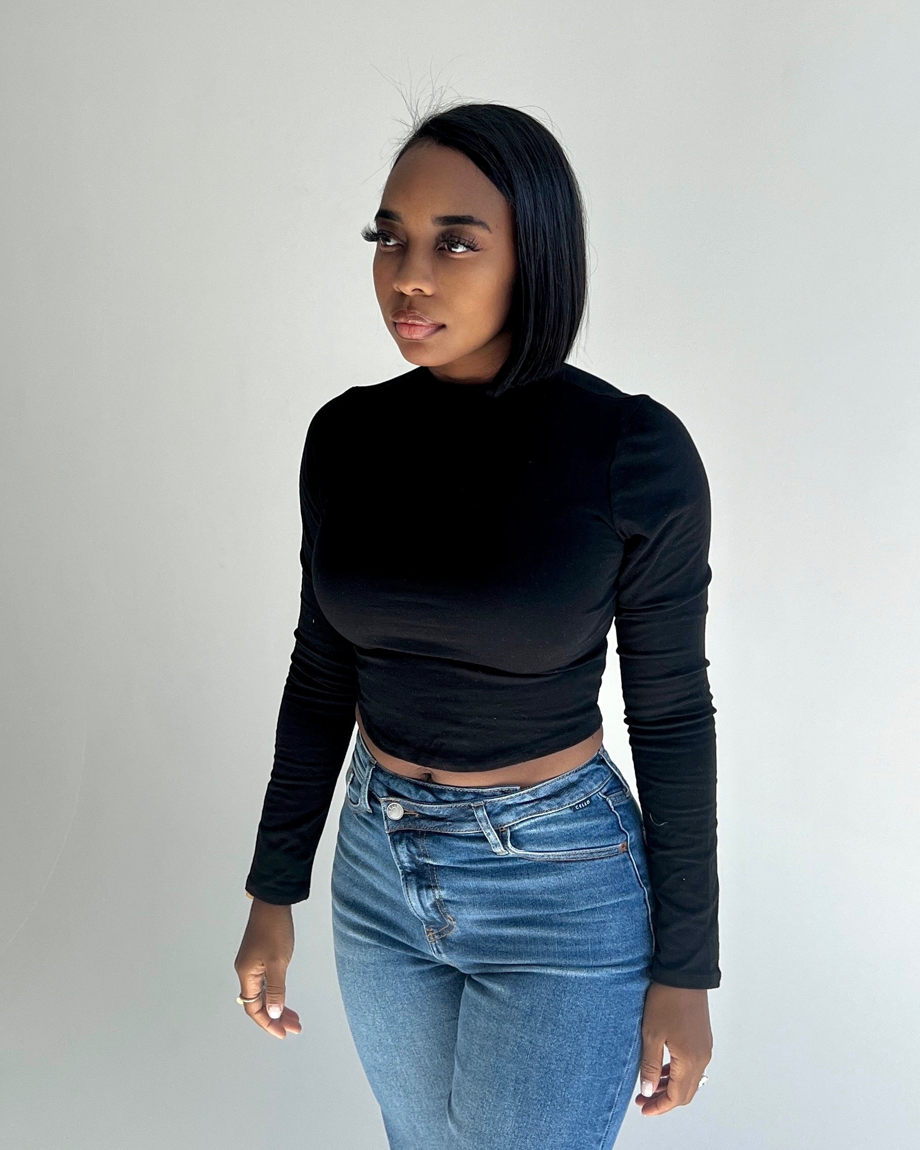 Baesics : Mock Neck Crop Top