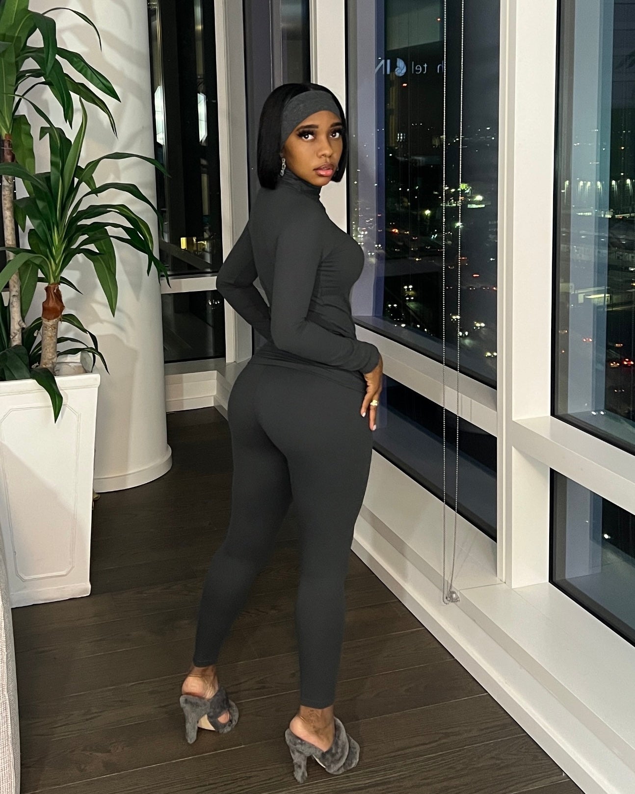 Essential Pt 2 : Set (Charcoal)