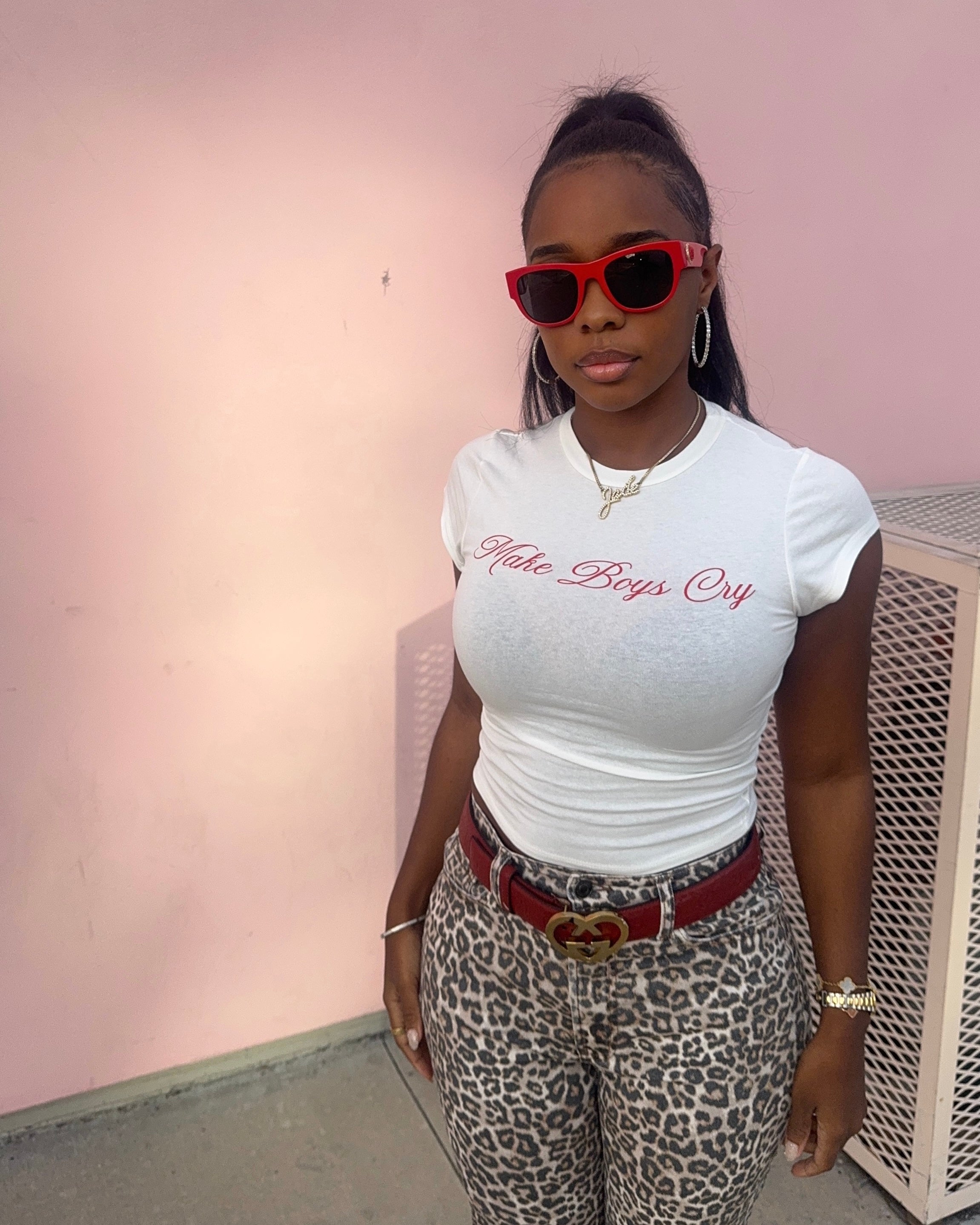 Make Boys Cry : T-Shirt