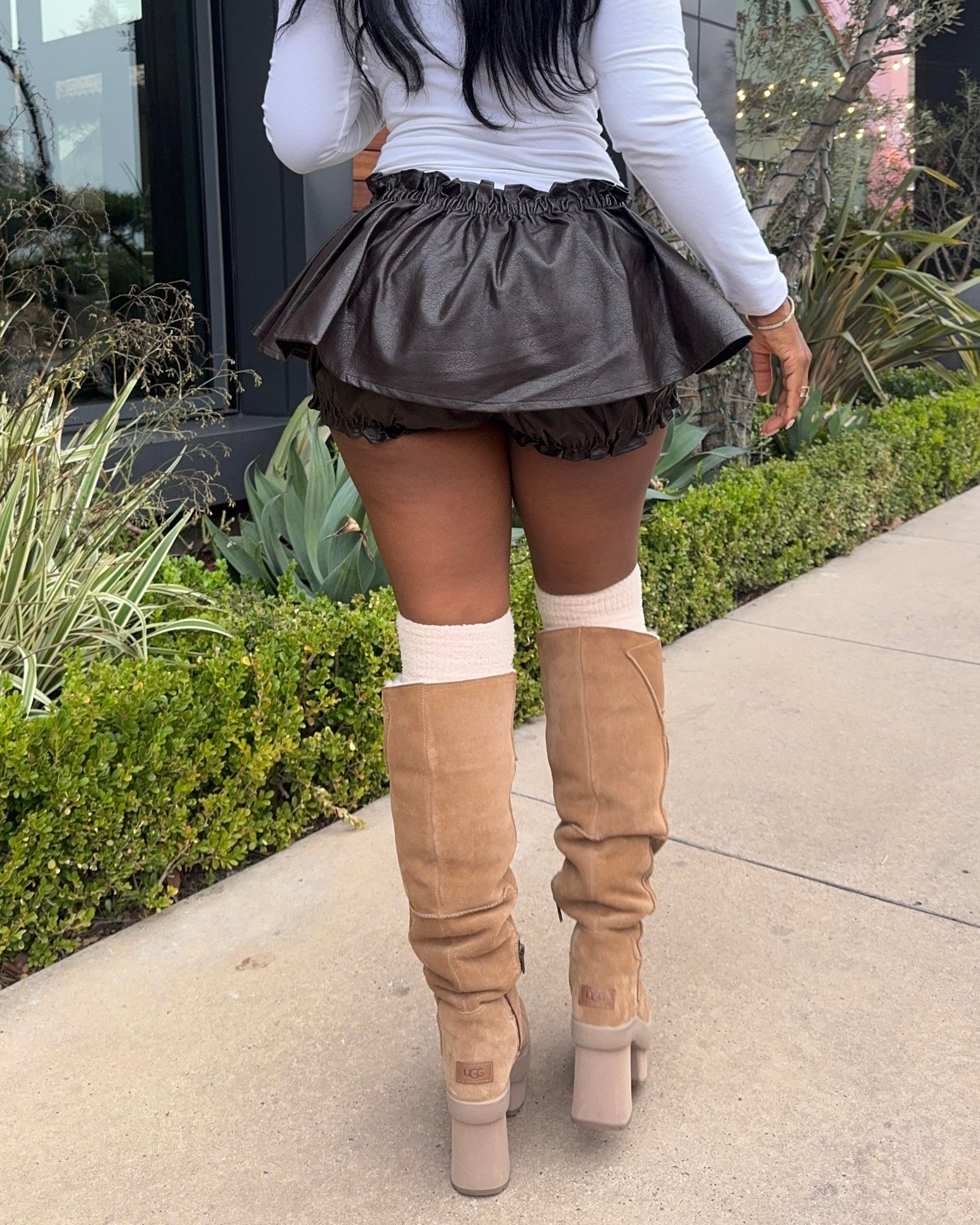 Soft Edge : Leather Skort