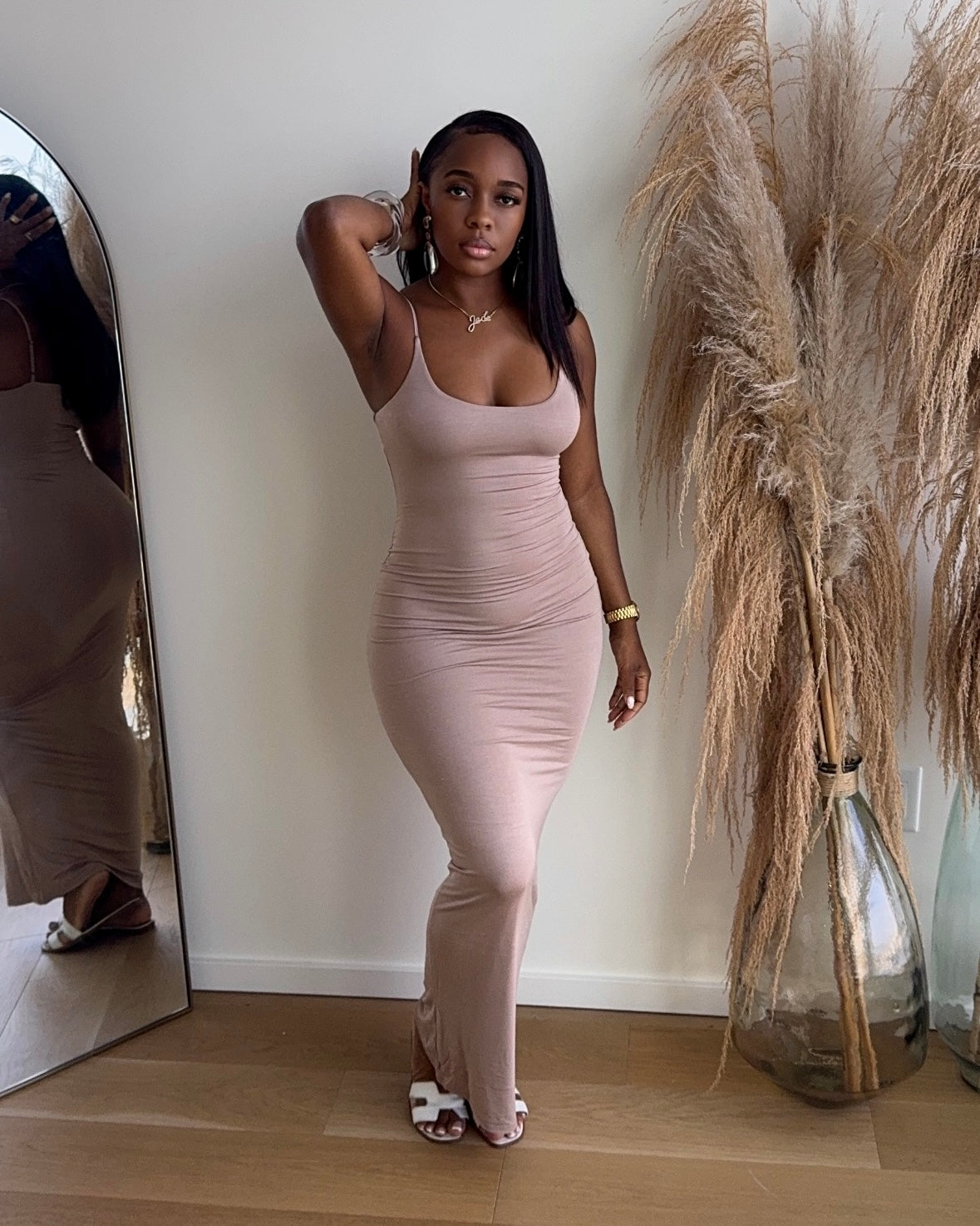 Nude Behavior : Dress