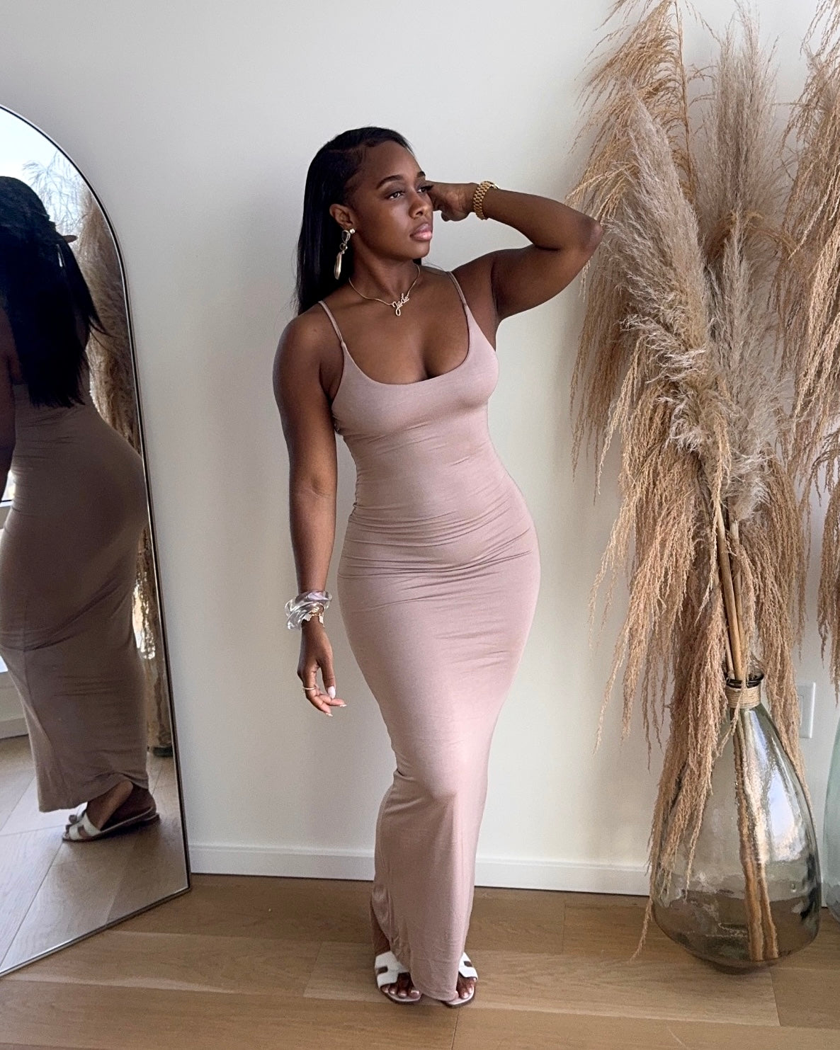 Nude Behavior : Dress