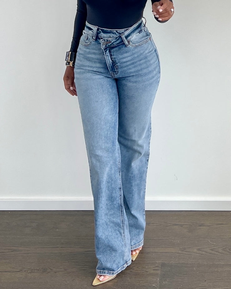 Cross Over : Denim Jeans