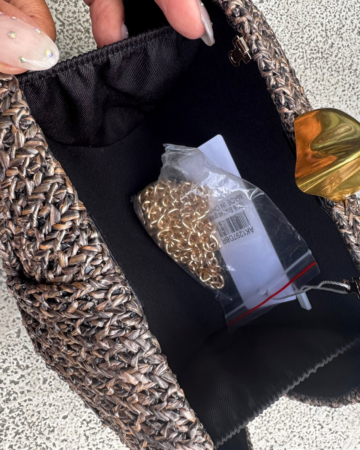 In The Details : Clutch.