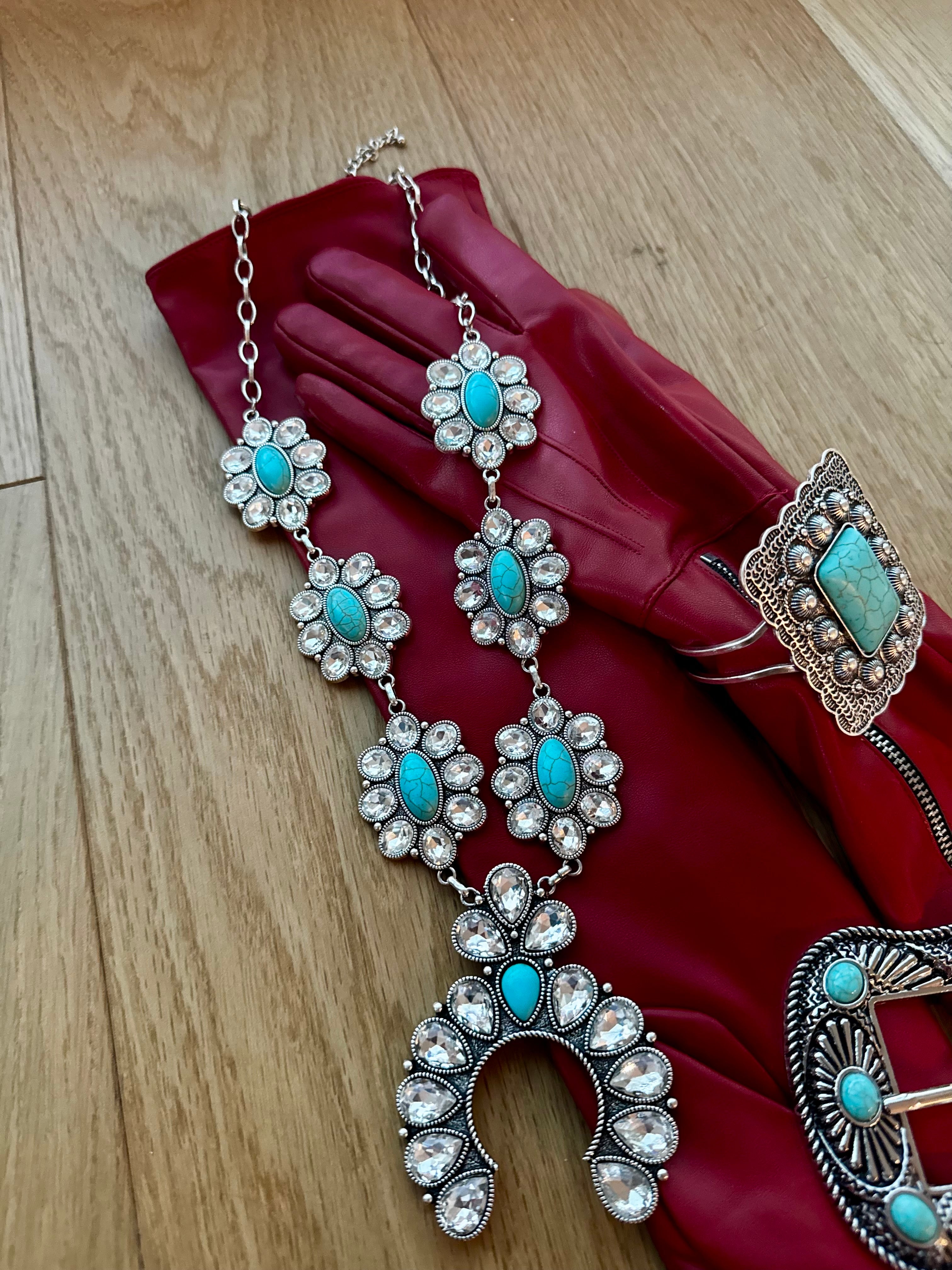 Cleos Necklace