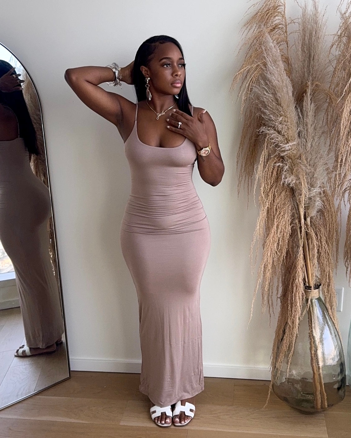 Nude Behavior : Dress